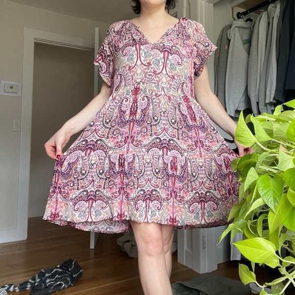 Dress size medium - Picture 2 of 5